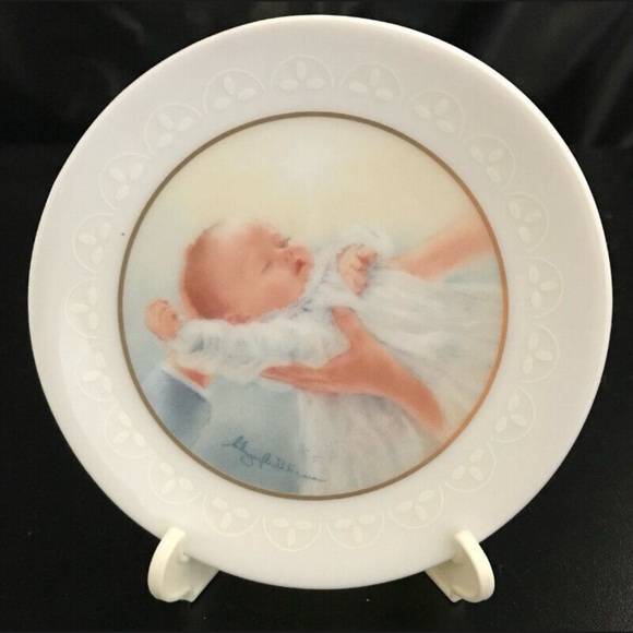 Vintage 1991 The Christening plate with stand by Abbie Williams - Picture 1 of 5